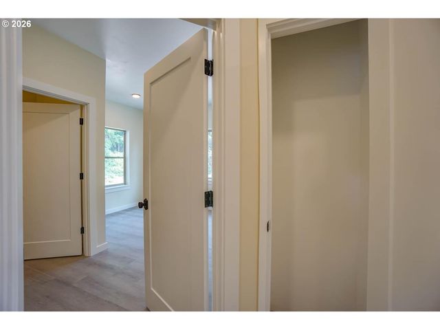 324 CHAMPION Rd, Kalama, WA 98625