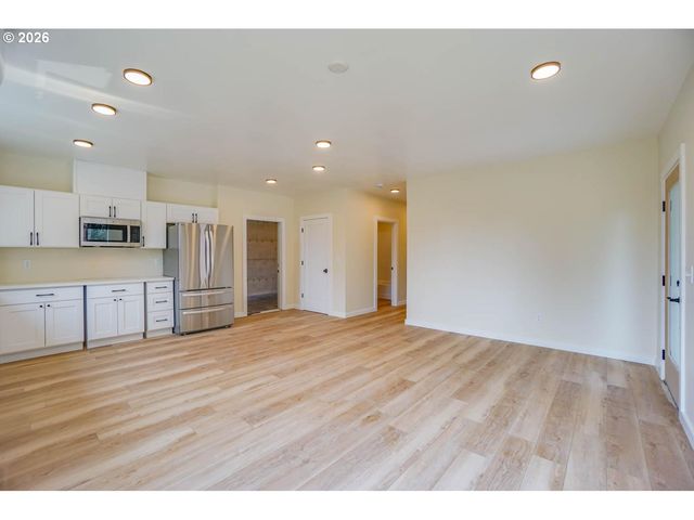 324 CHAMPION Rd, Kalama, WA 98625