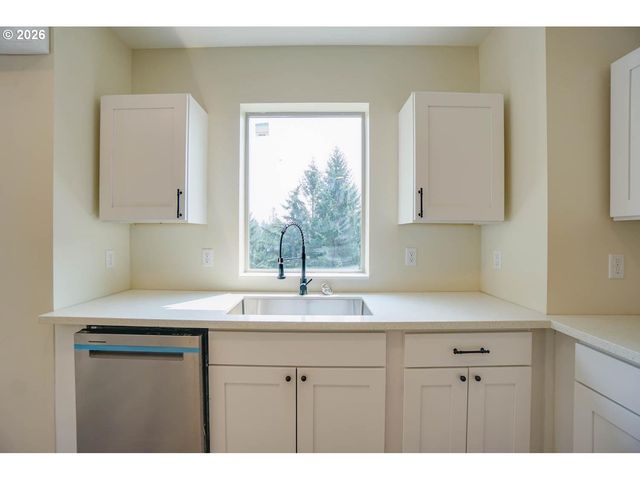 324 CHAMPION Rd, Kalama, WA 98625