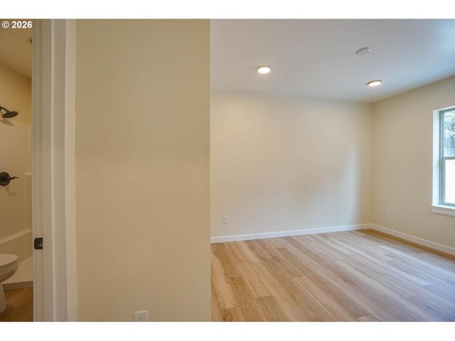 324 CHAMPION Rd, Kalama, WA 98625