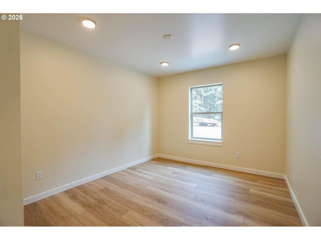 324 CHAMPION Rd, Kalama, WA 98625