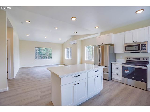 324 CHAMPION Rd, Kalama, WA 98625