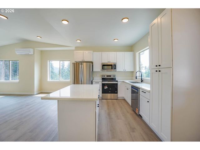 324 CHAMPION Rd, Kalama, WA 98625