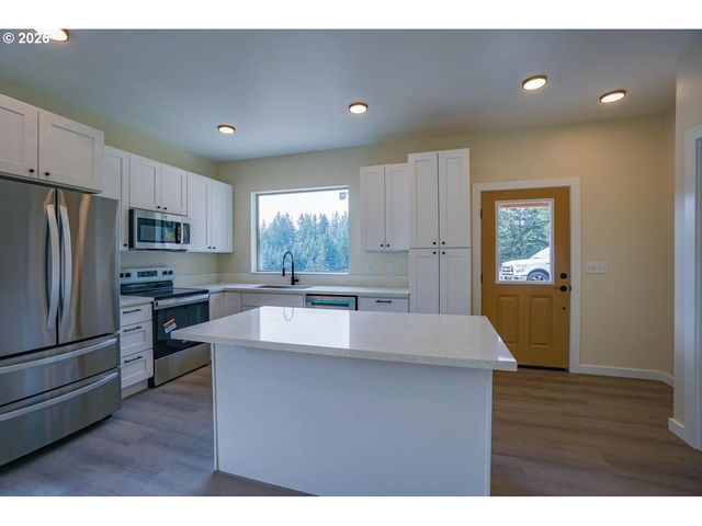 324 CHAMPION Rd, Kalama, WA 98625