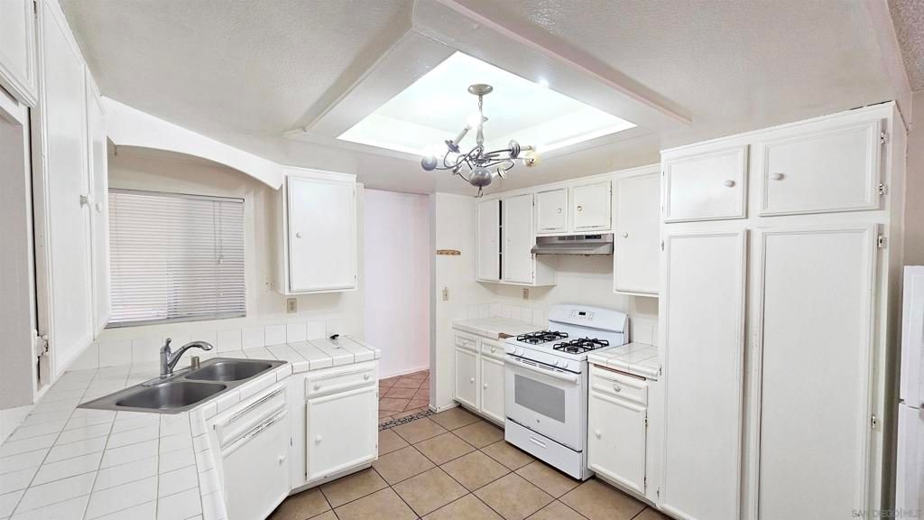 Image 5 of property listing at 141 Polk, Oceanside, CA 92057