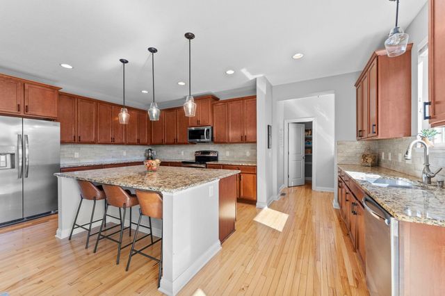 936 Inspiration Parkway S, Bayport, MN 55003