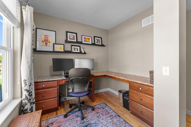 936 Inspiration Parkway S, Bayport, MN 55003