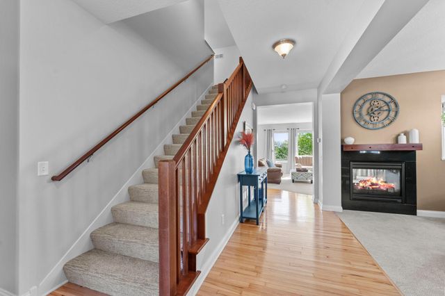 936 Inspiration Parkway S, Bayport, MN 55003