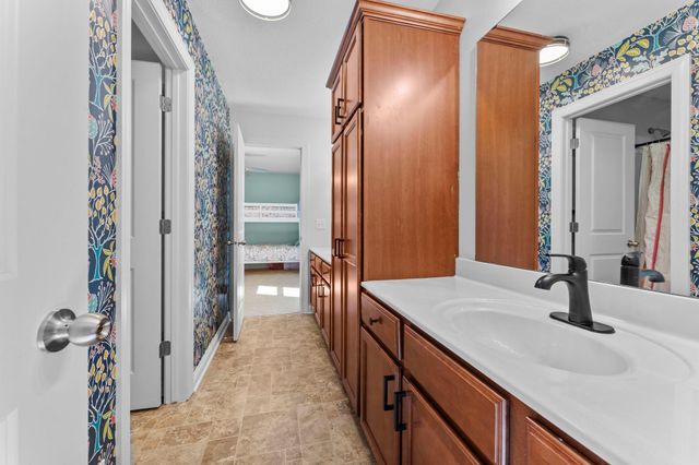 936 Inspiration Parkway S, Bayport, MN 55003