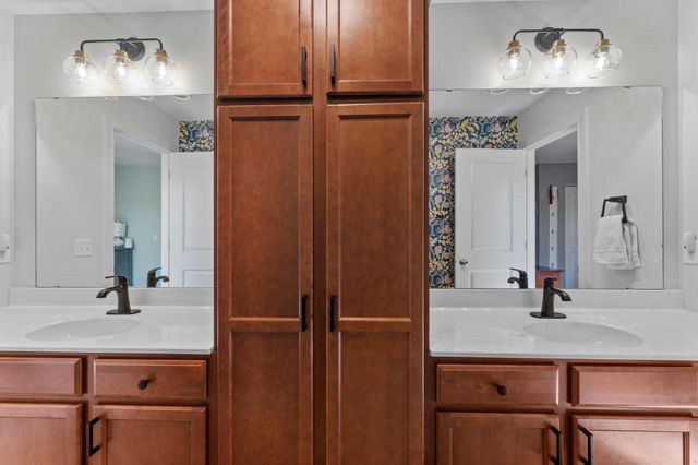 936 Inspiration Parkway S, Bayport, MN 55003