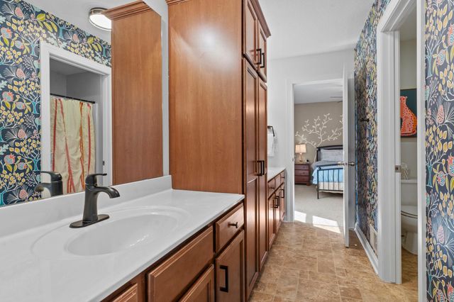 936 Inspiration Parkway S, Bayport, MN 55003