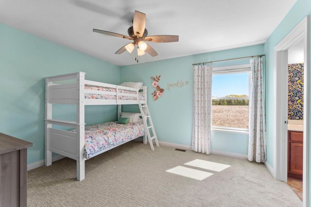 936 Inspiration Parkway S, Bayport, MN 55003