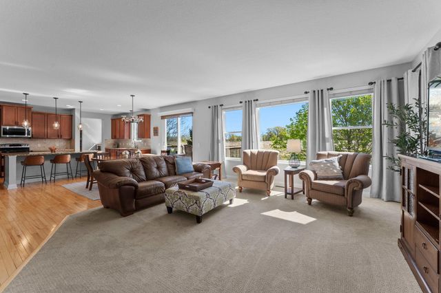 936 Inspiration Parkway S, Bayport, MN 55003