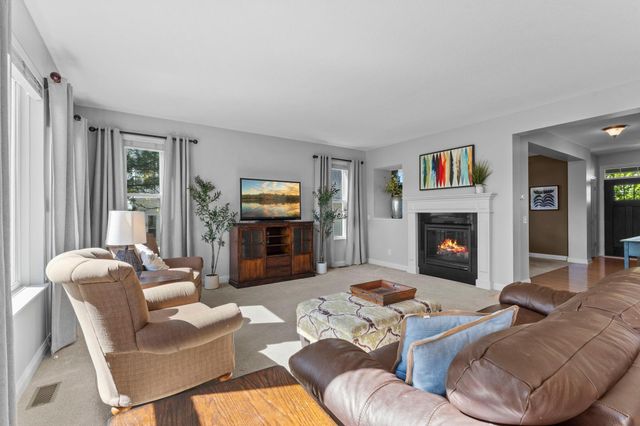 936 Inspiration Parkway S, Bayport, MN 55003