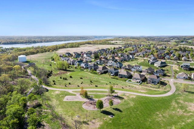 936 Inspiration Parkway S, Bayport, MN 55003