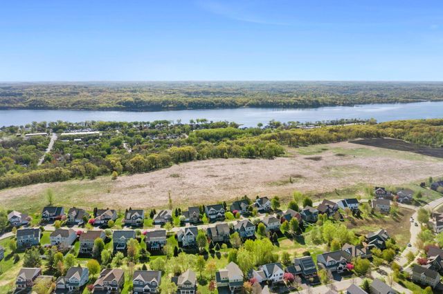 936 Inspiration Parkway S, Bayport, MN 55003