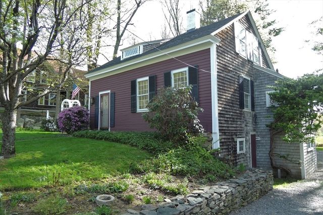 17 South Main St, Petersham, MA 01366