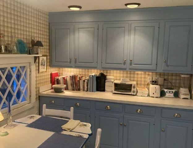 17 South Main St, Petersham, MA 01366