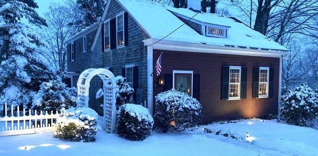 17 South Main St, Petersham, MA 01366