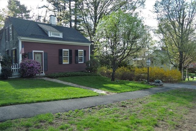 17 South Main St, Petersham, MA 01366