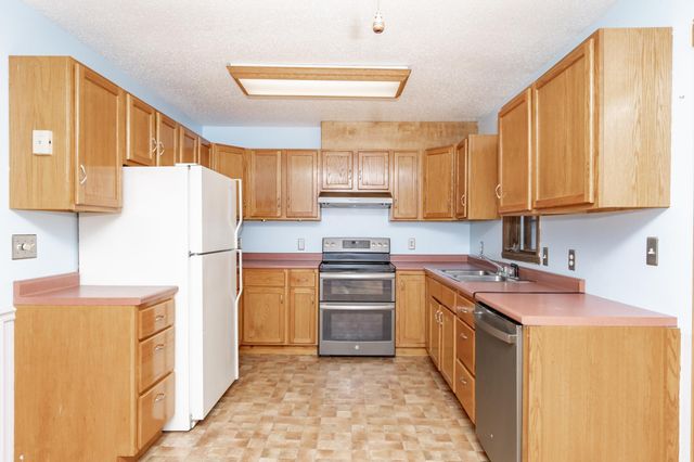 526 3rd Avenue NW, West Fargo, ND 58078