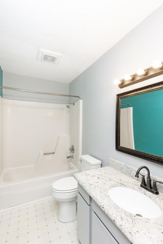 526 3rd Avenue NW, West Fargo, ND 58078