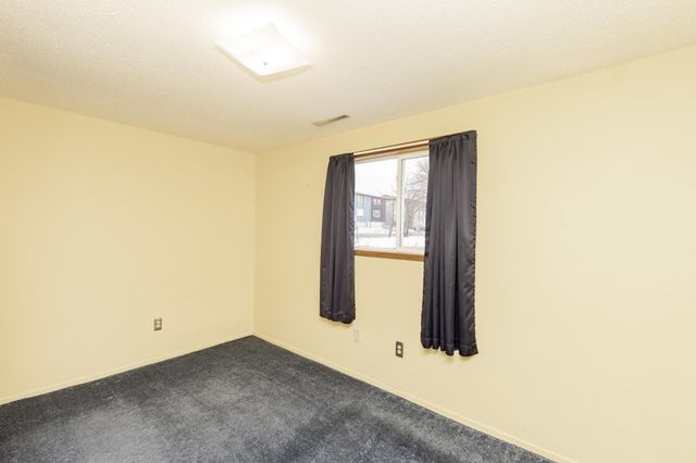 526 3rd Avenue NW, West Fargo, ND 58078