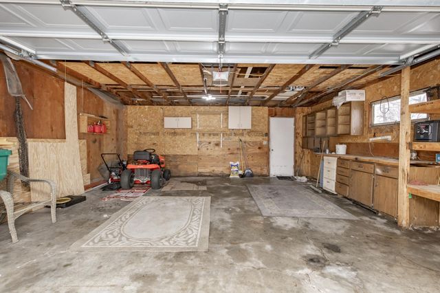 526 3rd Avenue NW, West Fargo, ND 58078