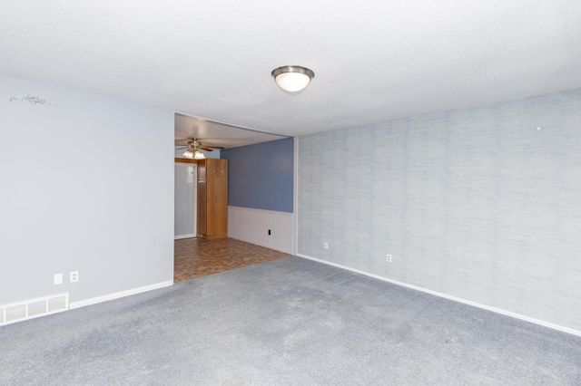 526 3rd Avenue NW, West Fargo, ND 58078