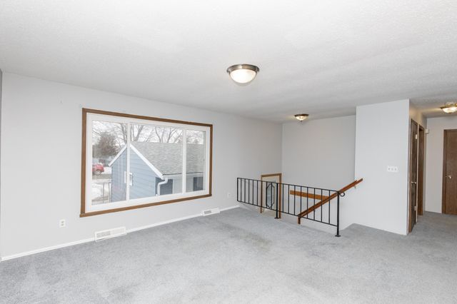 526 3rd Avenue NW, West Fargo, ND 58078