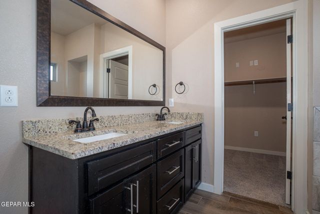 234 NOTTS Way, El Paso, TX 79928