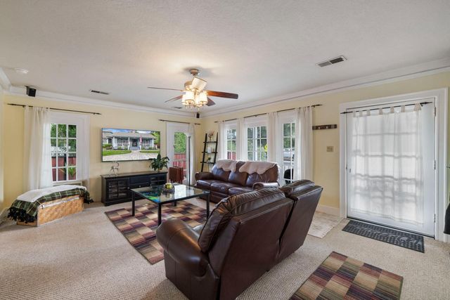 18739 Lilac St, Woodbridge, CA 95258