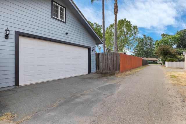 18739 Lilac St, Woodbridge, CA 95258