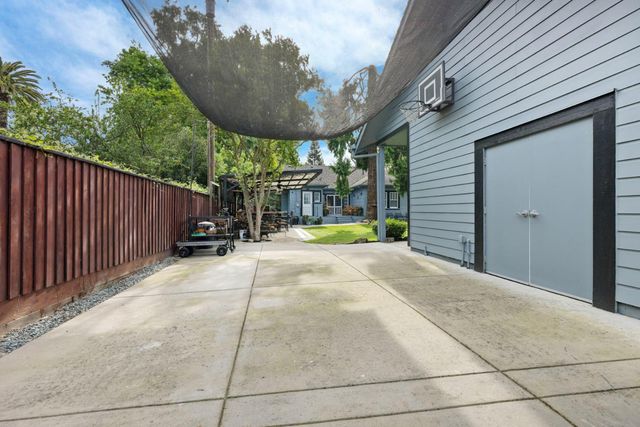 18739 Lilac St, Woodbridge, CA 95258