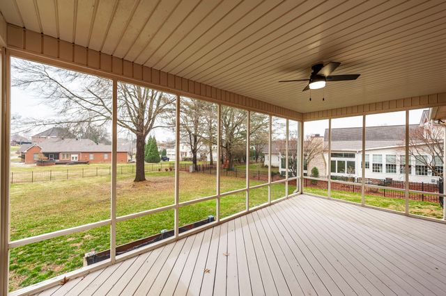 1133 Inneswood Dr, Gallatin, TN 37066