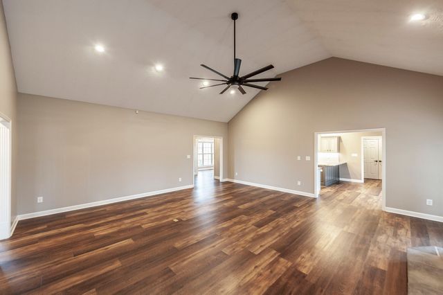 1133 Inneswood Dr, Gallatin, TN 37066