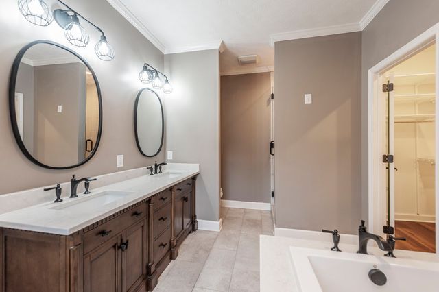 1133 Inneswood Dr, Gallatin, TN 37066