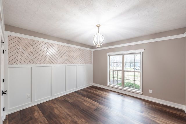 1133 Inneswood Dr, Gallatin, TN 37066