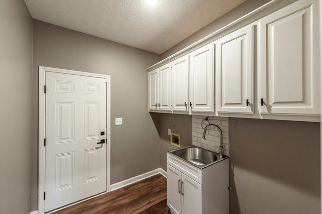 1133 Inneswood Dr, Gallatin, TN 37066