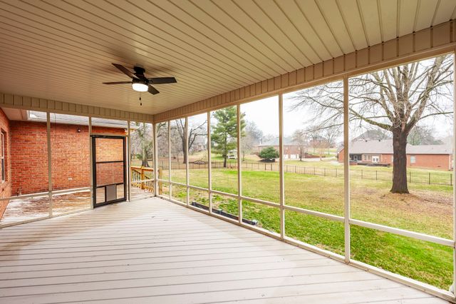 1133 Inneswood Dr, Gallatin, TN 37066