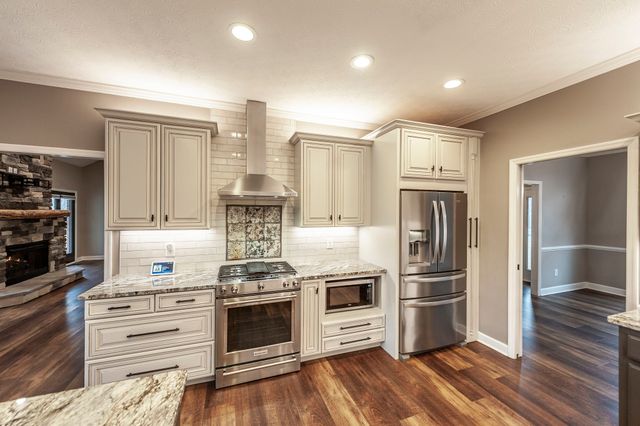 1133 Inneswood Dr, Gallatin, TN 37066