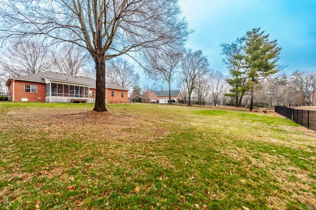 1133 Inneswood Dr, Gallatin, TN 37066