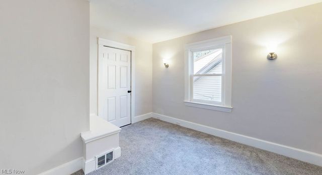 1686 Lee Road, Cleveland, OH 44118