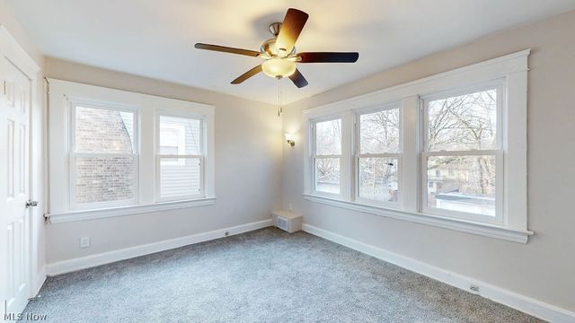 1686 Lee Road, Cleveland, OH 44118