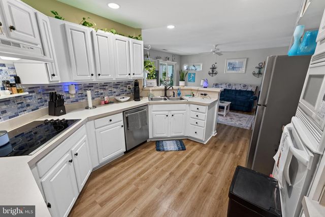 395 LAKESIDE DR, Lewes, DE 19958