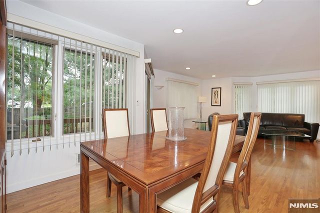 30 Reagan Way 530A, Twp Of Washington, NJ 07676