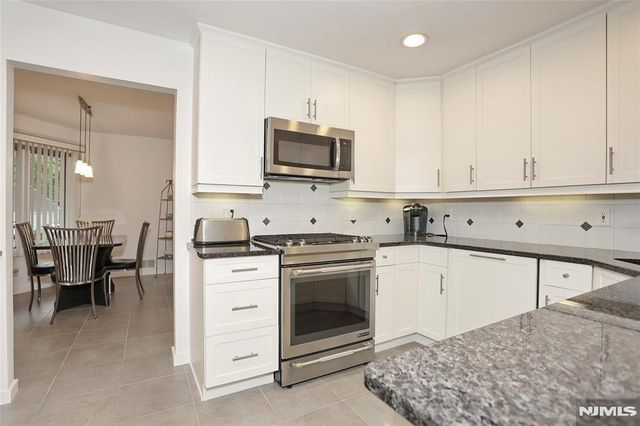 30 Reagan Way 530A, Twp Of Washington, NJ 07676