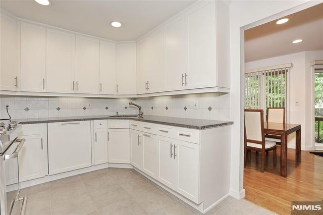30 Reagan Way 530A, Twp Of Washington, NJ 07676