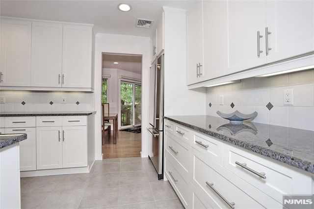 30 Reagan Way 530A, Twp Of Washington, NJ 07676