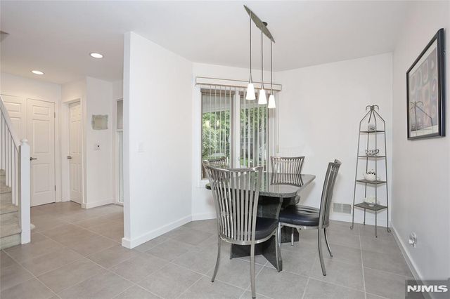 30 Reagan Way 530A, Twp Of Washington, NJ 07676